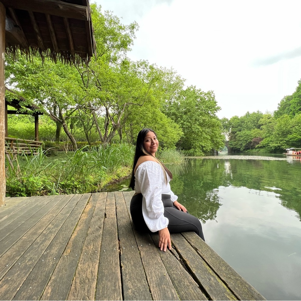 Meet your Posher, Abree